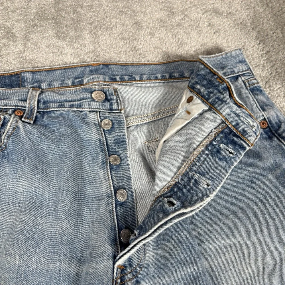 Vintage Levis 501 Jeans Men 34x32 Original Fit Light Wash Blue Denim Cotton 1999